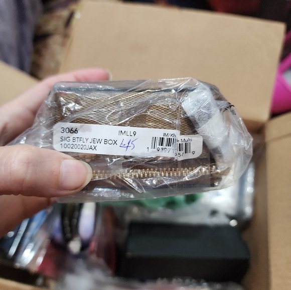 NEW Coach JEWELRY BOX IN SIGNATURE CANVAS WITH BUTTERFLY PRINT - Picture 3 of 5